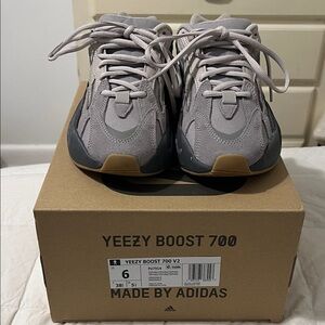 Yeezy Boost 700 V2 ‘Tephra’